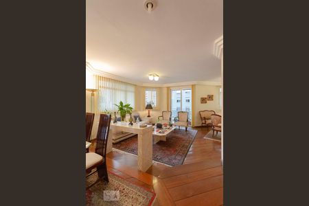 Sala de apartamento para alugar com 3 quartos, 198m² em Higienópolis , São Paulo