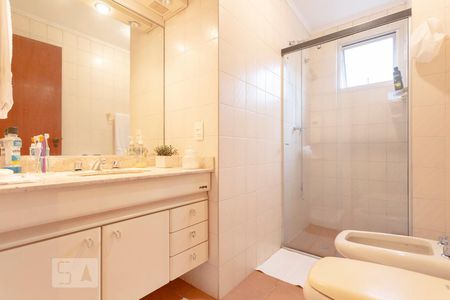 Apartamento para alugar com 198m², 3 quartos e 3 vagasBanheiro
