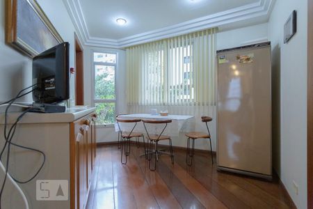 Apartamento para alugar com 198m², 3 quartos e 3 vagasCopa
