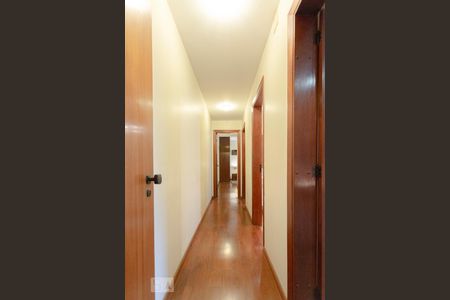 Apartamento para alugar com 198m², 3 quartos e 3 vagasCorredor