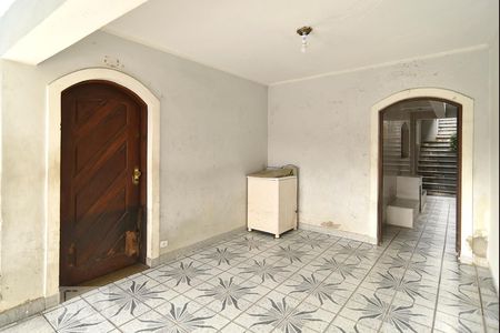 Casa à venda com 200m², 4 quartos e 1 vagaEntrada da sala e lateral