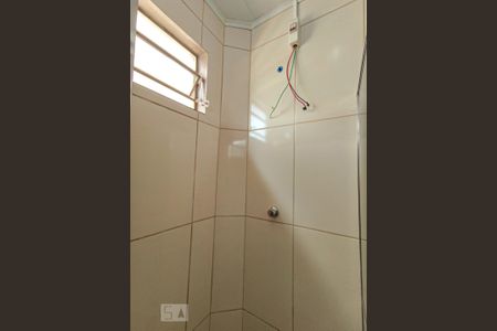 Casa para alugar com 80m², 2 quartos e 1 vaga Casa para alugar com 80m², 2 quartos e 1 vagaBanheiro