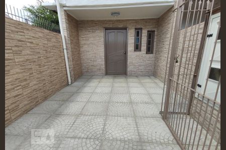 Casa para alugar com 80m², 2 quartos e 1 vaga Casa para alugar com 80m², 2 quartos e 1 vagaFachada