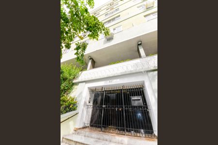 Apartamento à venda com 130m², 4 quartos e 1 vaga Apartamento à venda com 130m², 4 quartos e 1 vagaFachada