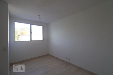 Sala de apartamento para alugar com 3 quartos, 70m² em Vargem Pequena, Rio de Janeiro