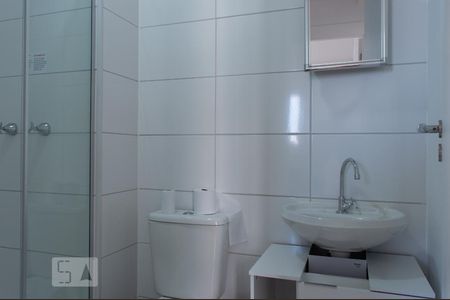 Banheiro de apartamento para alugar com 2 quartos, 42m² em Bom Retiro, São Paulo