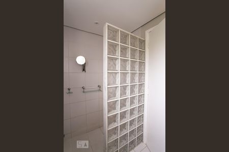 Banheiro de apartamento para alugar com 2 quartos, 52m² em Santo Antônio, Porto Alegre