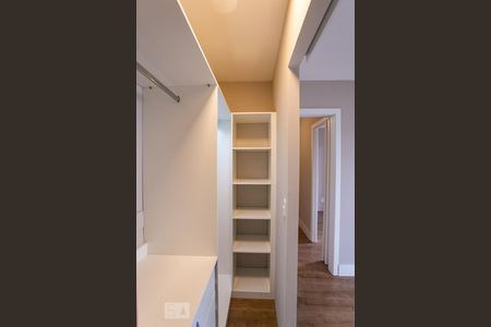 Apartamento para alugar com 52m², 2 quartos e 1 vagaCloset