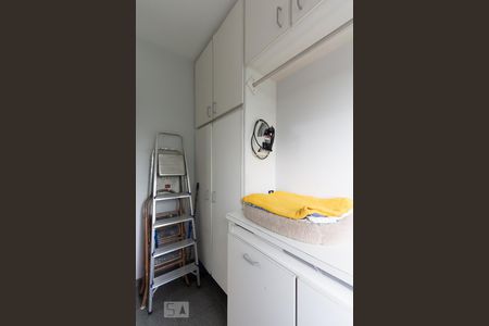 Apartamento à venda com 360m², 4 quartos e 5 vagas Apartamento à venda com 360m², 4 quartos e 5 vagasQuarto de serviço