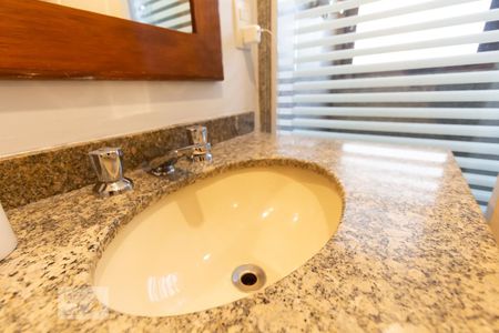 Apartamento à venda com 360m², 4 quartos e 5 vagas Apartamento à venda com 360m², 4 quartos e 5 vagasBanheiro da suíte 2