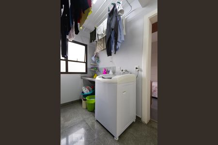 Apartamento à venda com 360m², 4 quartos e 5 vagas Apartamento à venda com 360m², 4 quartos e 5 vagasÁrea de serviço