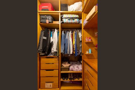 Apartamento à venda com 360m², 4 quartos e 5 vagas Apartamento à venda com 360m², 4 quartos e 5 vagasCloset da suíte 4