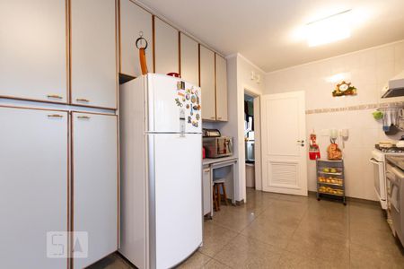 Apartamento à venda com 360m², 4 quartos e 5 vagas Apartamento à venda com 360m², 4 quartos e 5 vagasCozinha