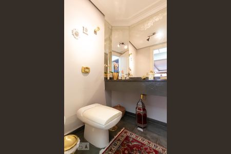 Apartamento à venda com 360m², 4 quartos e 5 vagas Apartamento à venda com 360m², 4 quartos e 5 vagasLavabo