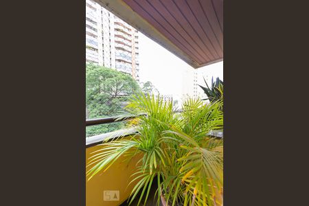 Apartamento à venda com 360m², 4 quartos e 5 vagas Apartamento à venda com 360m², 4 quartos e 5 vagasVaranda da suíte 1