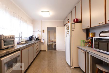 Apartamento à venda com 360m², 4 quartos e 5 vagas Apartamento à venda com 360m², 4 quartos e 5 vagasCozinha