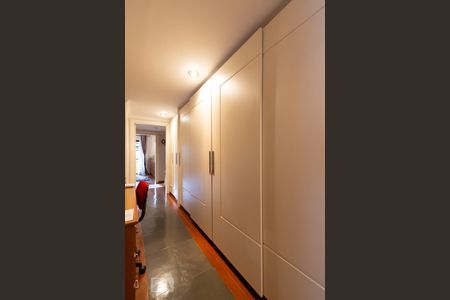 Apartamento à venda com 360m², 4 quartos e 5 vagas Apartamento à venda com 360m², 4 quartos e 5 vagasEscritório