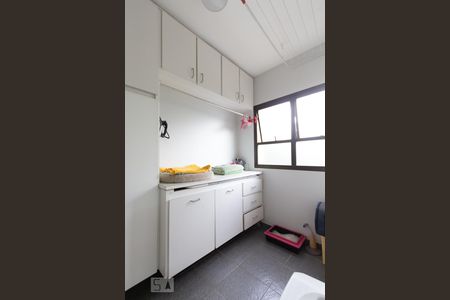 Apartamento à venda com 360m², 4 quartos e 5 vagas Apartamento à venda com 360m², 4 quartos e 5 vagasQuarto de serviço