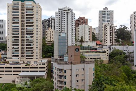 Apartamento à venda com 360m², 4 quartos e 5 vagas Apartamento à venda com 360m², 4 quartos e 5 vagasVista da varanda da sala