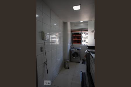 Apartamento à venda com 80m², 3 quartos e 1 vagaÁrea de Serviço