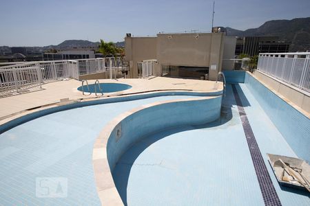 Apartamento à venda com 80m², 3 quartos e 1 vagaPiscina