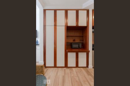 Sala de kitnet/studio para alugar com 1 quarto, 28m² em Consolação, São Paulo