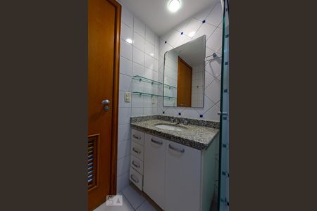 Apartamento para alugar com 120m², 3 quartos e 2 vagas Apartamento para alugar com 120m², 3 quartos e 2 vagasBanheiro Social