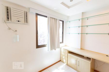 Quarto 1 de apartamento para alugar com 3 quartos, 120m² em Icaraí, Niterói