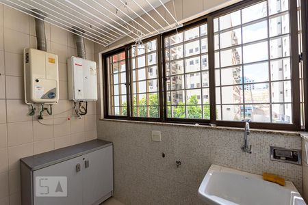 Apartamento para alugar com 120m², 3 quartos e 2 vagas Apartamento para alugar com 120m², 3 quartos e 2 vagasÁrea de Serviço