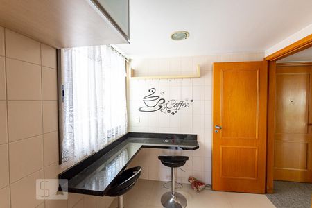 Apartamento para alugar com 120m², 3 quartos e 2 vagas Apartamento para alugar com 120m², 3 quartos e 2 vagasCozinha