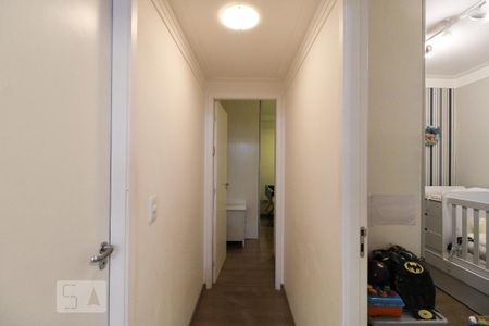 Corredor de apartamento para alugar com 2 quartos, 54m² em Cambuci, São Paulo