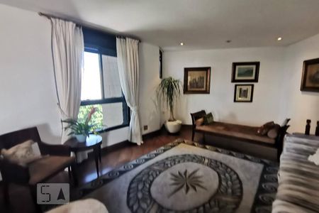 Apartamento para alugar com 250m², 3 quartos e 4 vagas Apartamento para alugar com 250m², 3 quartos e 4 vagasDetalhe Sala