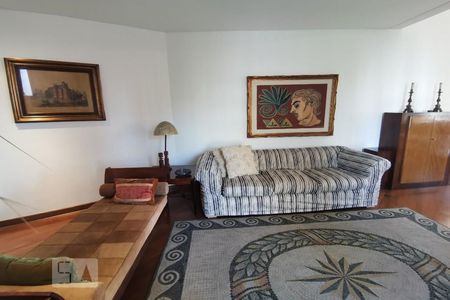 Apartamento para alugar com 250m², 3 quartos e 4 vagas Apartamento para alugar com 250m², 3 quartos e 4 vagasDetalhe Sala