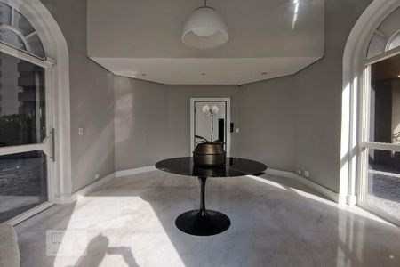 Apartamento para alugar com 250m², 3 quartos e 4 vagas Apartamento para alugar com 250m², 3 quartos e 4 vagasHall