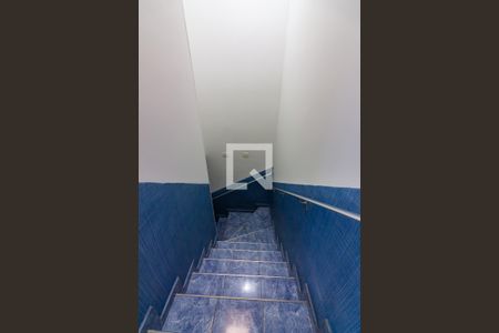 Casa para alugar com 70m², 2 quartos e sem vagaEscada