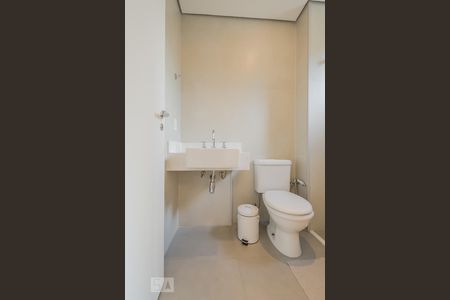 Apartamento para alugar com 178m², 4 quartos e 3 vagas Apartamento para alugar com 178m², 4 quartos e 3 vagasBanheiro da Suíte 1