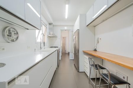 Apartamento para alugar com 178m², 4 quartos e 3 vagas Apartamento para alugar com 178m², 4 quartos e 3 vagasCozinha