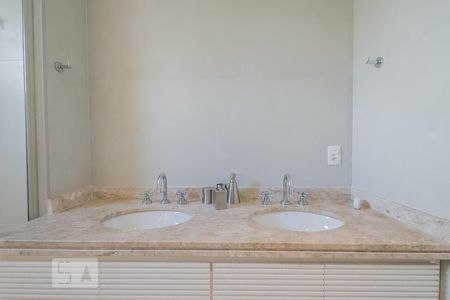 Apartamento para alugar com 178m², 4 quartos e 3 vagas Apartamento para alugar com 178m², 4 quartos e 3 vagasBanheiro Suíte 3