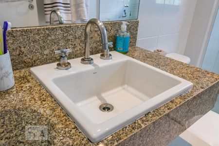 Apartamento para alugar com 110m², 2 quartos e sem vaga Apartamento para alugar com 110m², 2 quartos e sem vagaDetalhe do Banheiro da Suíte 2