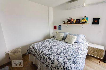 Quarto 02 de apartamento para alugar com 2 quartos, 74m² em Vila Hamburguesa, São Paulo