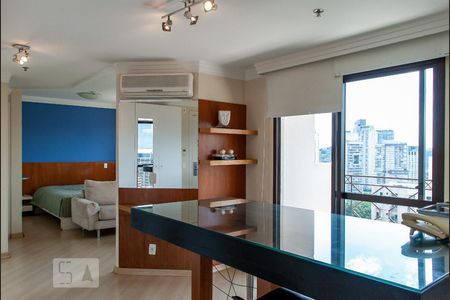 Sala de kitnet/studio para alugar com 1 quarto, 52m² em Vila Olímpia, São Paulo