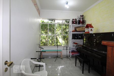 Quarto 1 de casa para alugar com 6 quartos, 400m² em Santa Paula, São Caetano do Sul