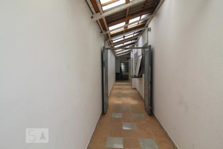 Casa para alugar com 400m², 6 quartos e sem vagaCorredor lateral