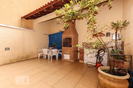 Casa à venda com 179m², 3 quartos e 2 vagas Casa à venda com 179m², 3 quartos e 2 vagasChurrasqueira