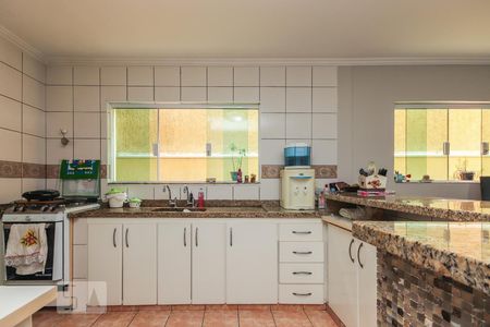 Casa à venda com 179m², 3 quartos e 2 vagas Casa à venda com 179m², 3 quartos e 2 vagasCozinha