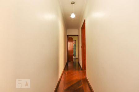 Casa à venda com 179m², 3 quartos e 2 vagas Casa à venda com 179m², 3 quartos e 2 vagasCorredor