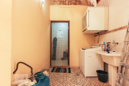 Casa à venda com 179m², 3 quartos e 2 vagas Casa à venda com 179m², 3 quartos e 2 vagasÁrea de serviço