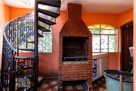 Casa à venda com 337m², 3 quartos e 2 vagas1o. Andar - Churrasqueira