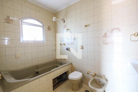 Casa à venda com 330m², 4 quartos e 4 vagas Casa à venda com 330m², 4 quartos e 4 vagasBanheiro do Quarto 2