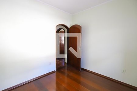 Casa à venda com 330m², 4 quartos e 4 vagas Casa à venda com 330m², 4 quartos e 4 vagasQuarto 3